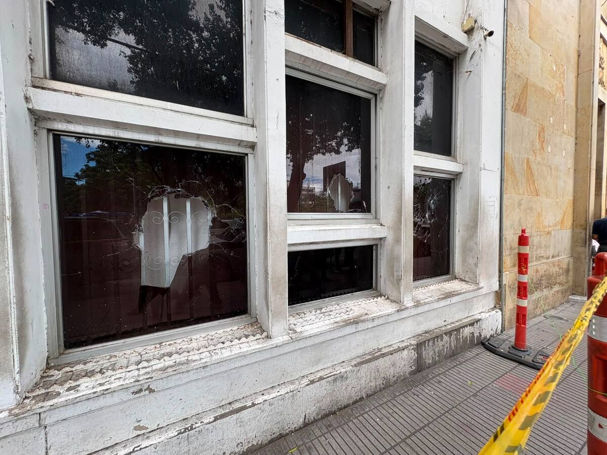 Fachada de la secretaria de Hacienda en Norte de Santander fue atacada a piedra