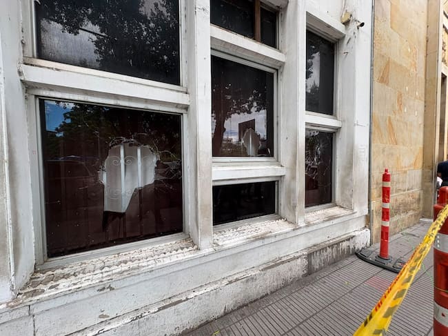 Fachada de la secretaria de Hacienda en Norte de Santander fue atacada a piedra. / Foto: Jenny Márquez.