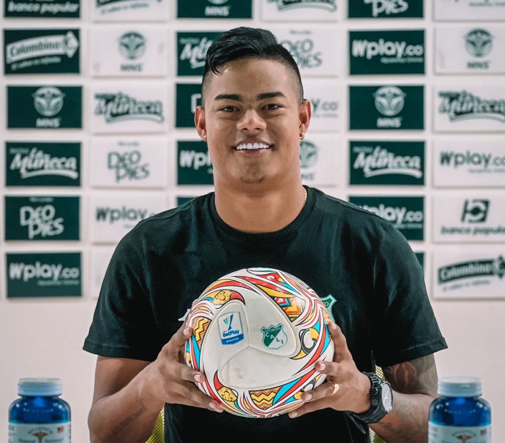 Luis Sandoval, delantero del Deportivo Cali / Twitter: @asodeporcali.