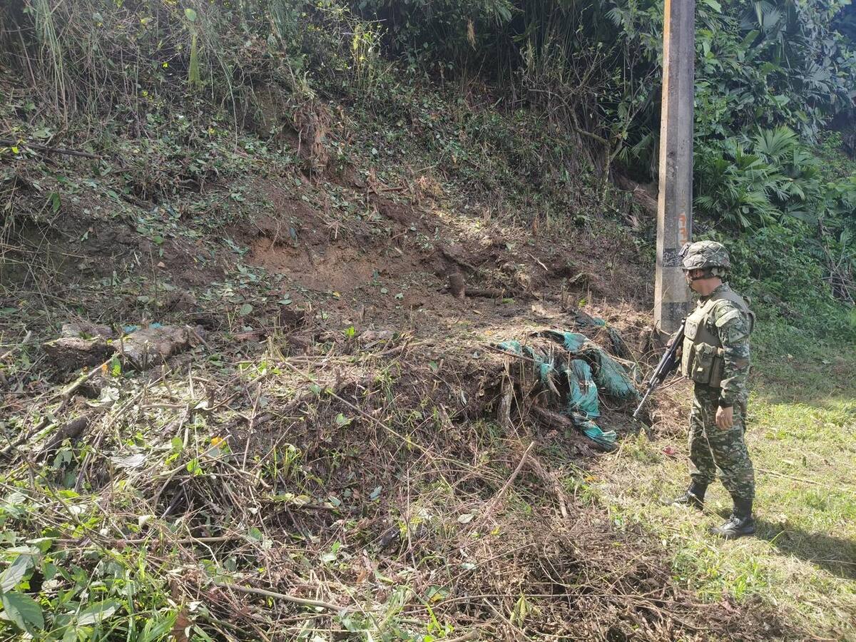 Valdivia: el ejército destruyó un explosivo del ELN en la vía a la costa Atlántica en Puerto Raudal