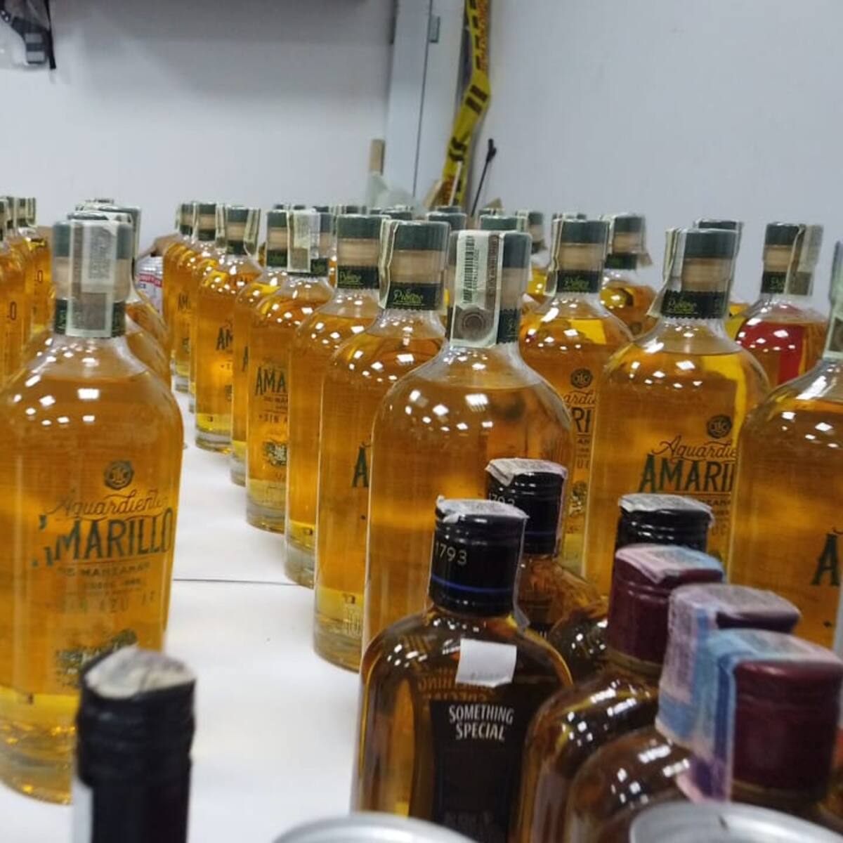Alerta en el Huila por hallazgos de licor adulterado y de contrabando