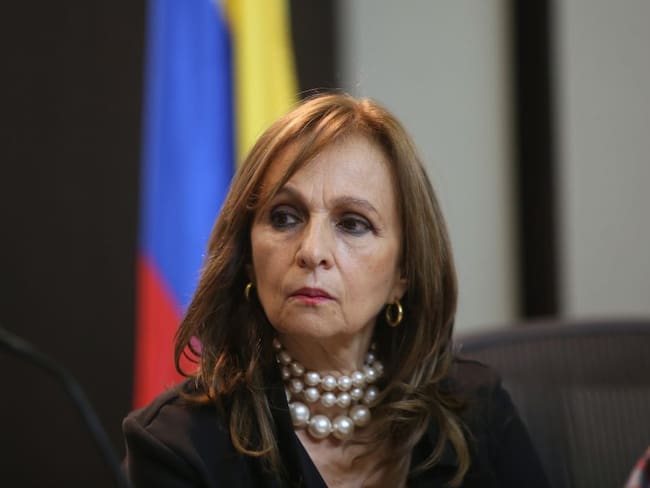 Ángela Robledo no irá por la Alcaldía de Bogotá