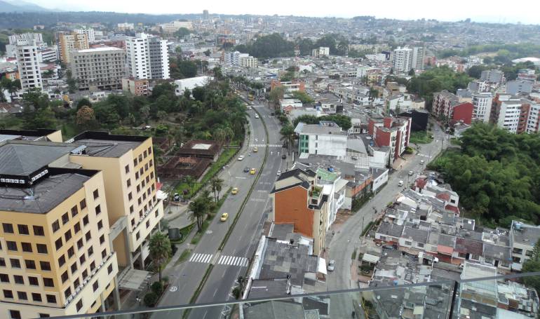 Todos los días a 5:45, 6:48, 7:48 y 8:45 a.m. escuche la información local en Caracol Radio