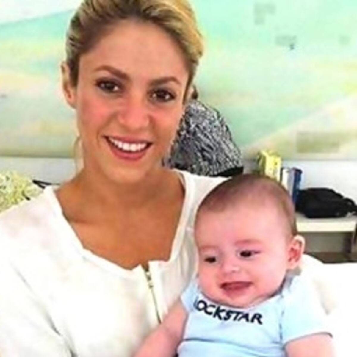 Shakira vibra con una canción y su hijo Milan