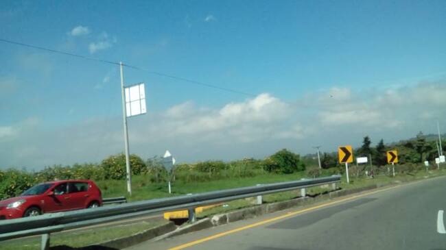 Desde las 5:20AM hasta las 9:00AM Toda la información local en Caracol Radio