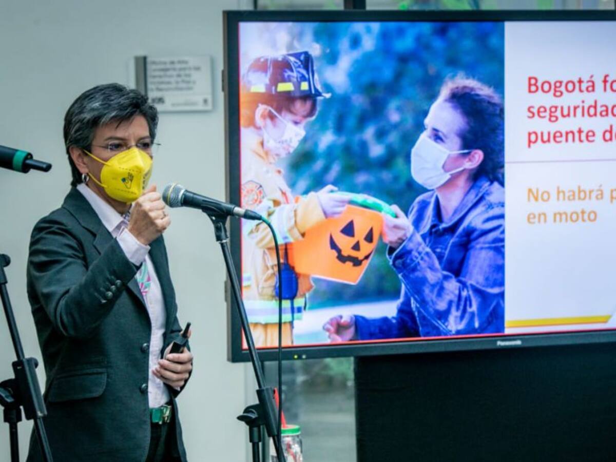 Bogotá restringe patrullero en moto durante festivo de Halloween