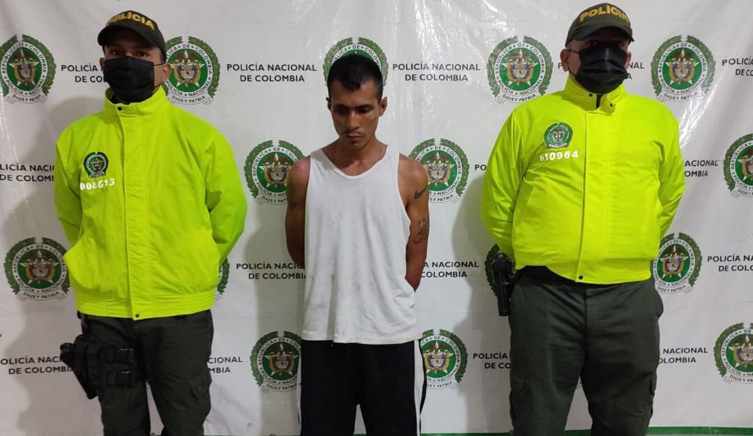 En un acto de intolerancia, este sujeto habría asesinado un hombre.