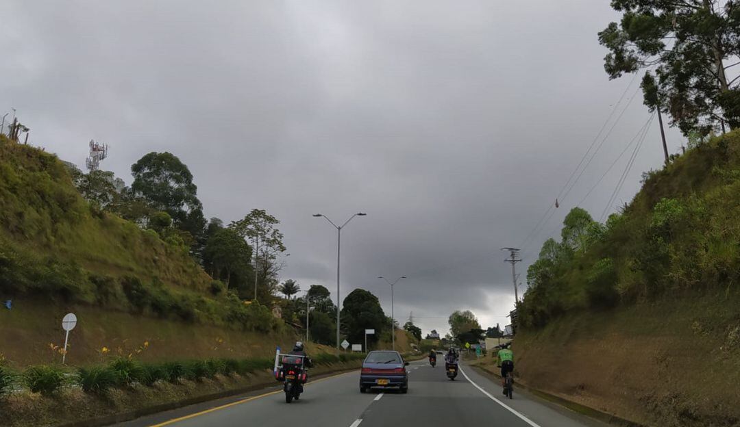 Vía Armenia-Circasia