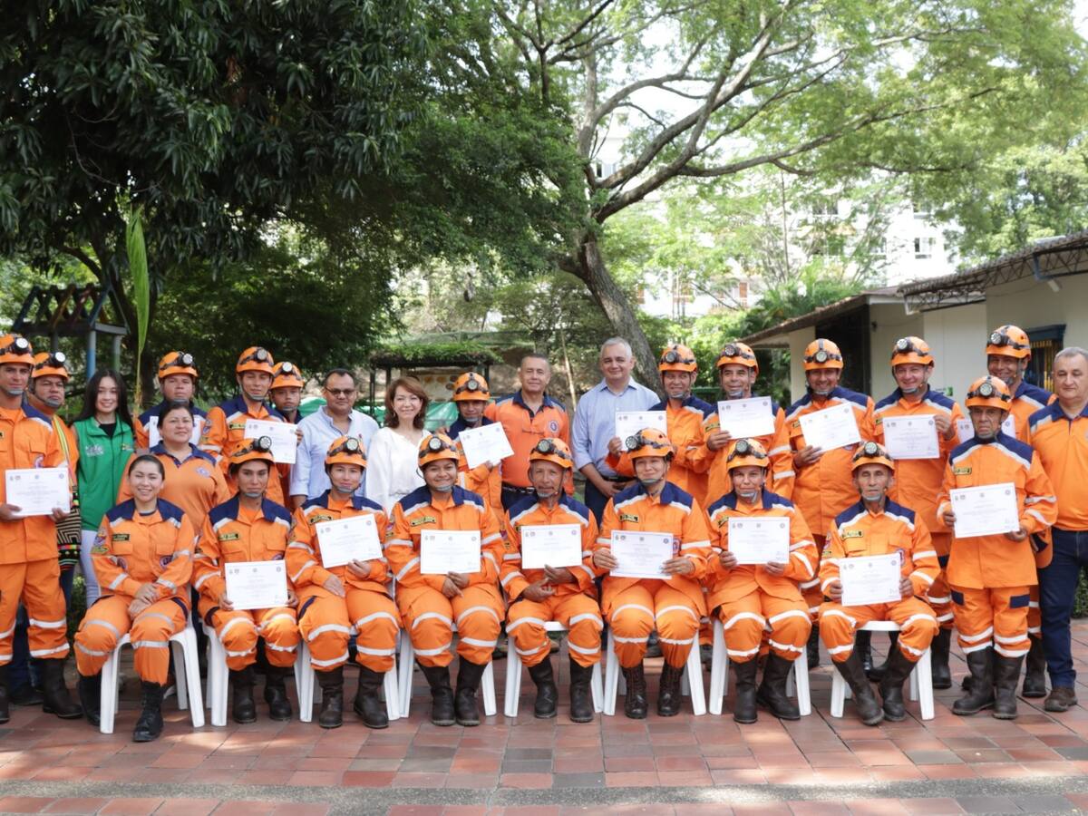 Moradores de la cuenca del río Las Ceibas en Neiva se titulan como brigadistas forestales