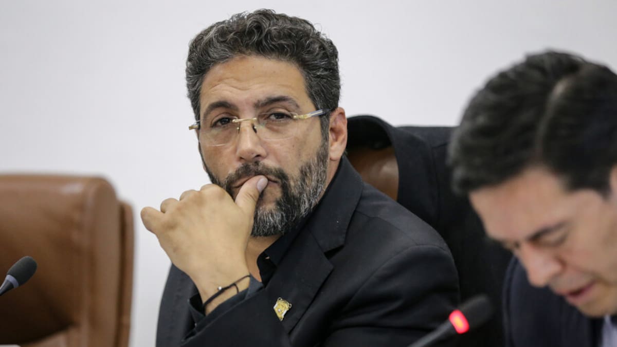 Procuraduría suspendió a Agmeth Escaf de su cargo hasta después de la segunda vuelta presidencial