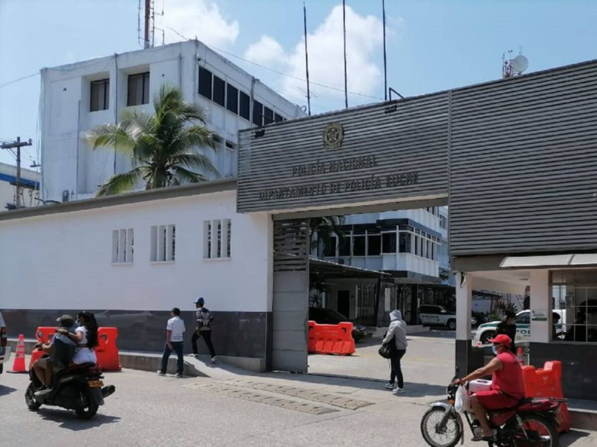 Destituyen e inhabilitan 4 policías por la pérdida de 22 fusiles en Sucre