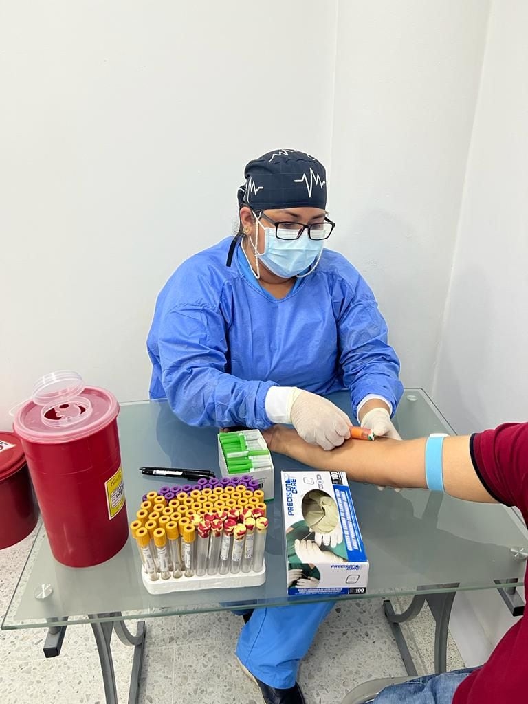 El cáncer no discrimina edad ni sexo, pero la población más propensa a presentar esta enfermedad son personas mayores de 50 años.