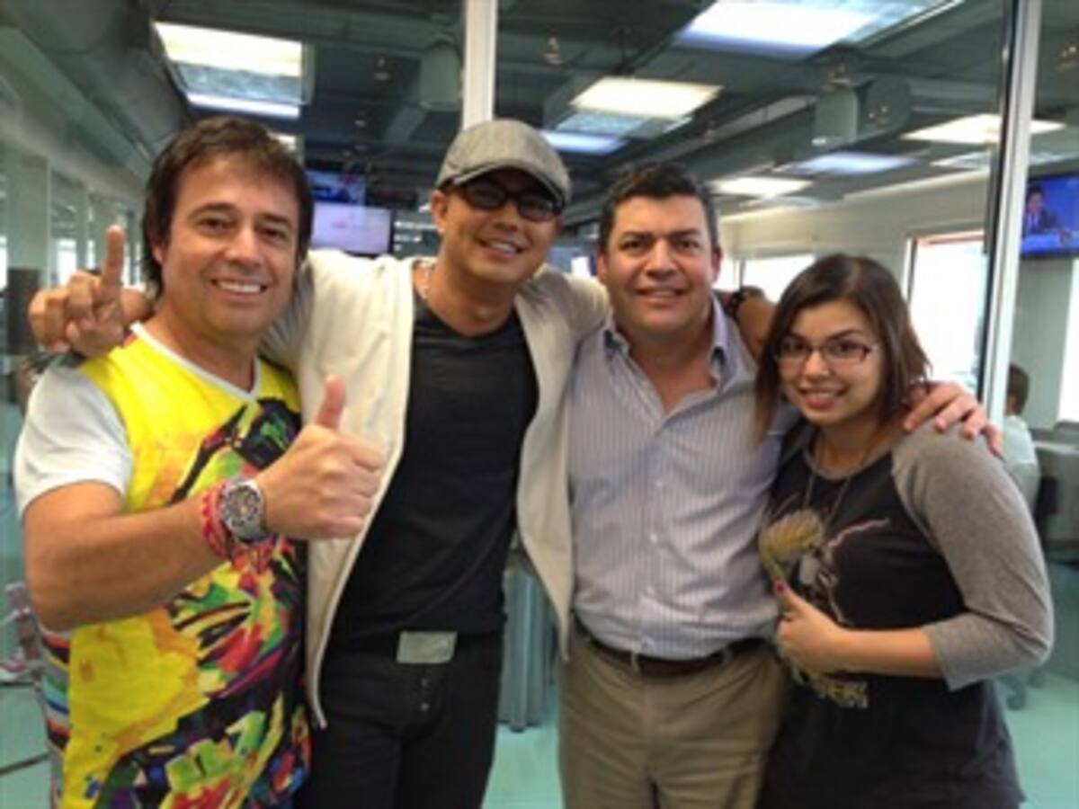 Charlie Zaa presentó en Hoy por Hoy su más reciente disco "En otro tiempo"
