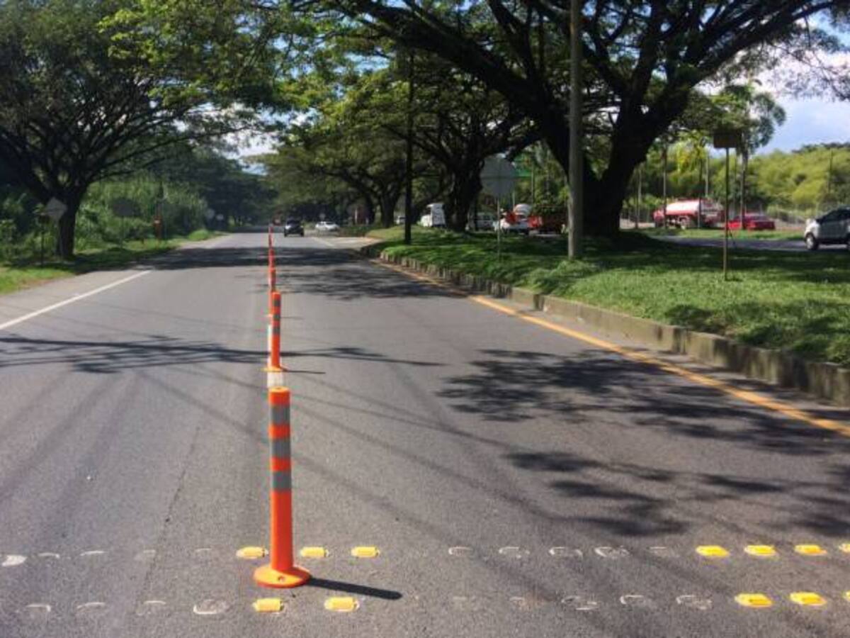 Bolardos para disminuir accidentalidad en la vía entre Pereira y Cerritos