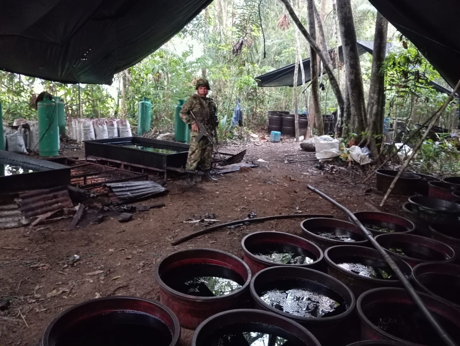 Laboratorio de permanganato de potasio. Cortesía: Ejército Nacional.