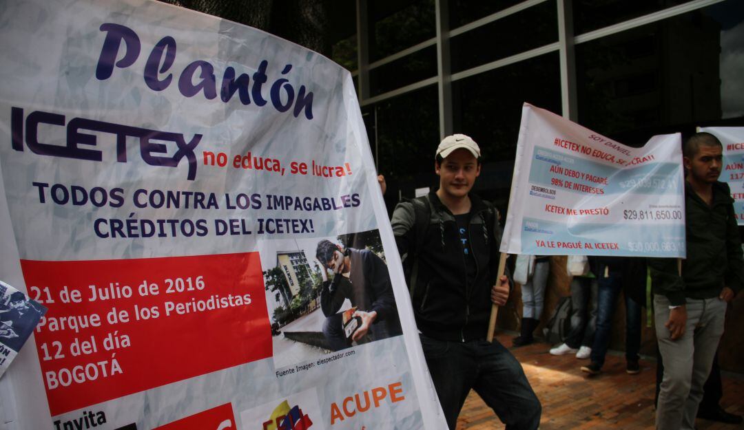 Congresistas de oposición radicaron nuevo proyecto para reformar el ICETEX