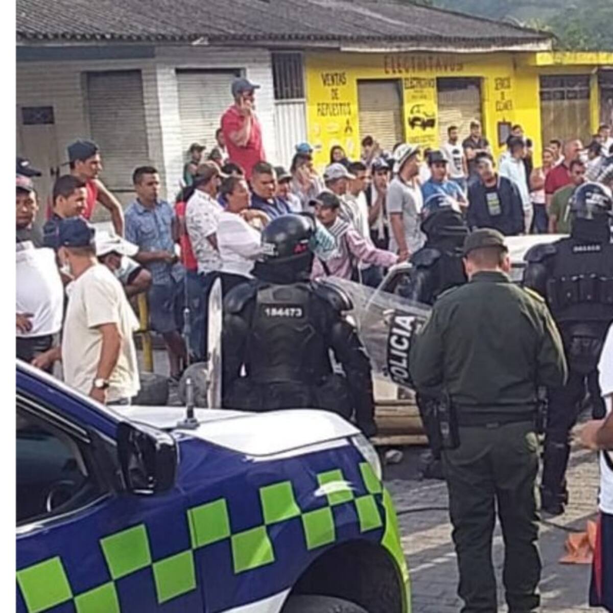 Por cierre de bocaminas guaqueros protestan en San Pablo de Borbur