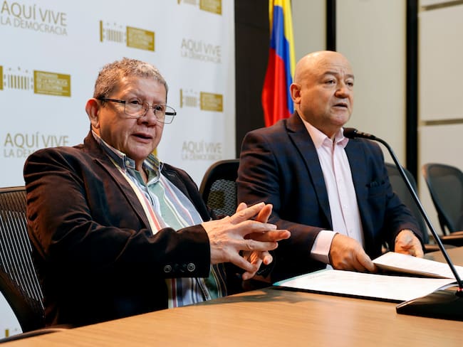 Senadores del Partido Comunes. Foto: EFE/Mauricio Dueñas Castañeda