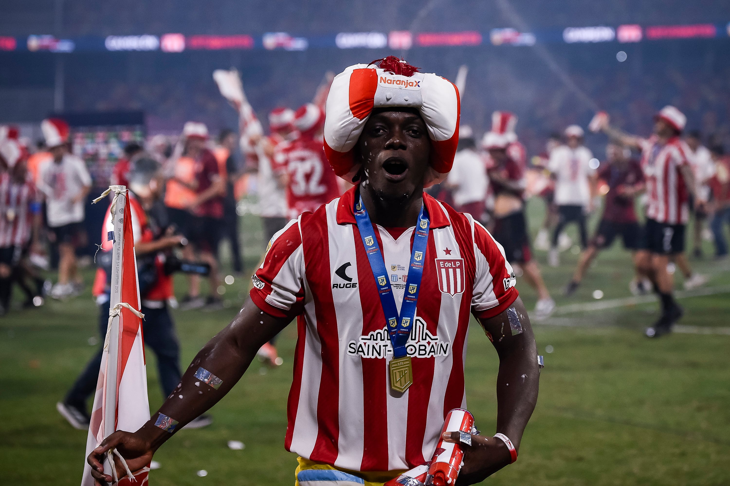 Edwin Cetre jugador de Estudiantes La Plata celebrando el campeonato de la Liga Argentina 2025 / Getty Images