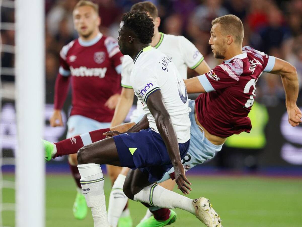 Davinson Sánchez, entre los mejores del Tottenham en empate con West Ham