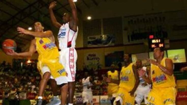 Búkaros y Bambuqueros comparten el liderato de la liga de baloncesto