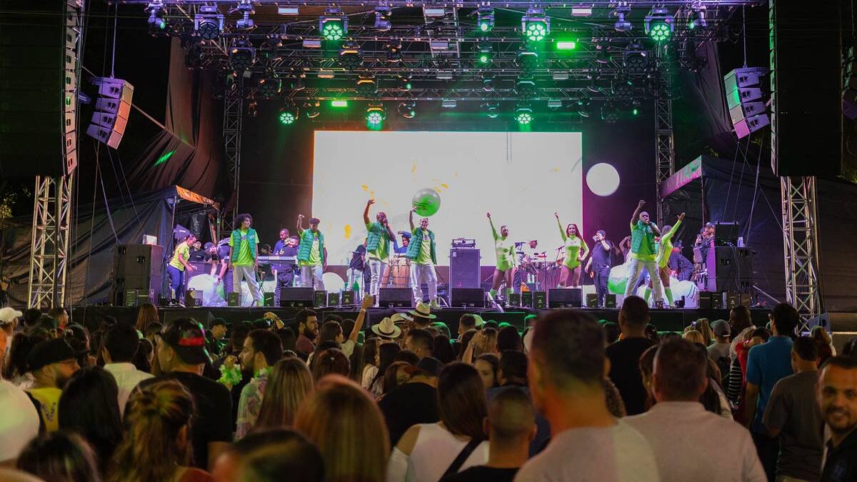 Más de 200.000 personas y cerca de 1.500 artistas estuvieron en el escenario de la 70