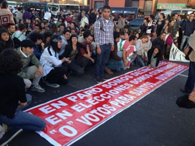 Multitudinaria marcha en apoyo al paro bloqueó la Carrera Séptima en Bogotá