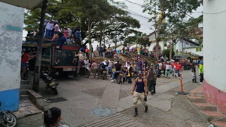 Crisis humanitaria en Briceño: más de 1.100 personas desplazadas por presión de las disidencias Farc