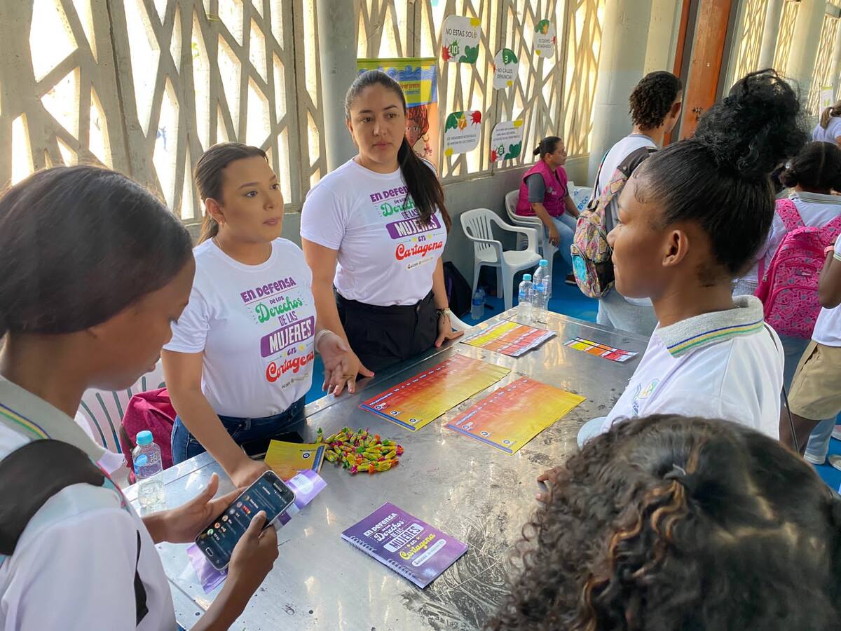 Campaña del Dadis busca prevenir embarazos adolescentes en Cartagena
