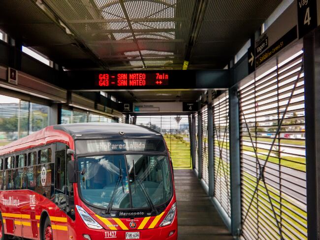 Estación de TransMilenio. Imagen de referencia vía Getty Images