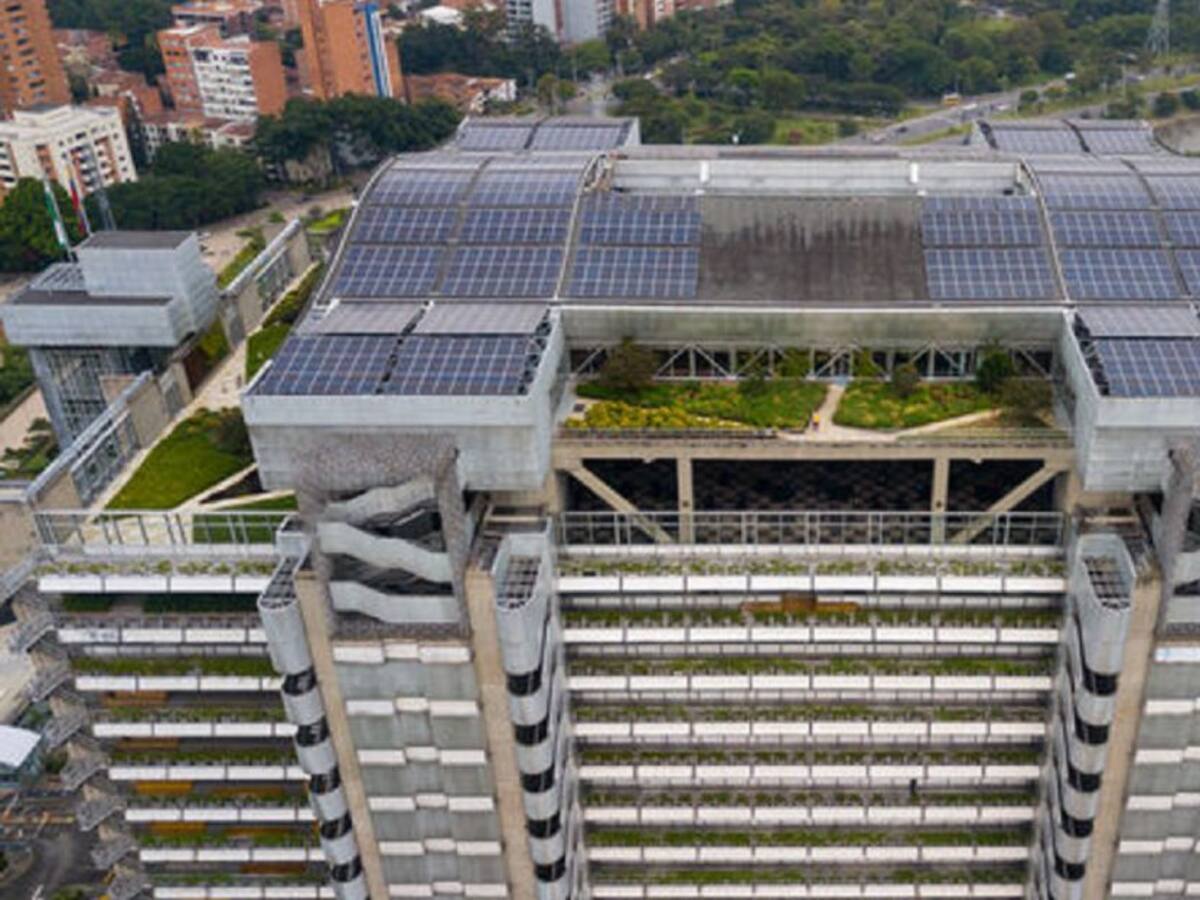 EPM inaugura 1.044 paneles solares para autogenerar energía en su edificio