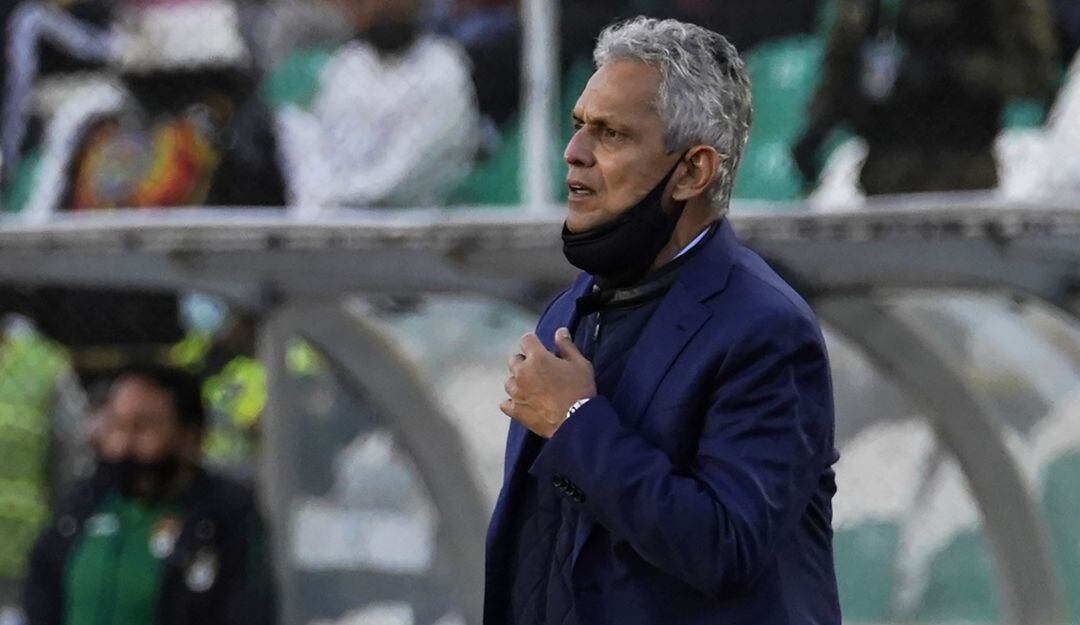 Reinaldo Rueda, DT de la Selección Colombia, durante el juego en La Paz.