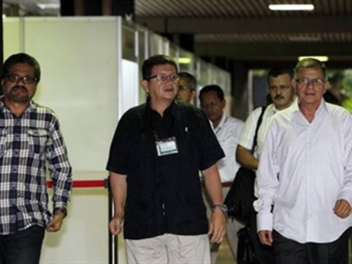 Farc dicen que continúan operaciones militares en zona de liberaciones