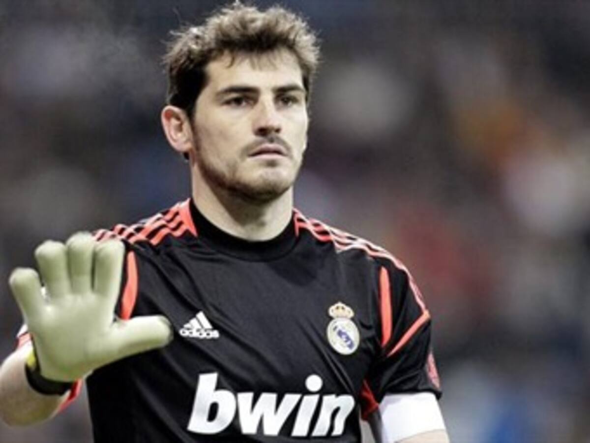 Mourinho: 'Casillas no será convocado para el juego ante Galatsaray'