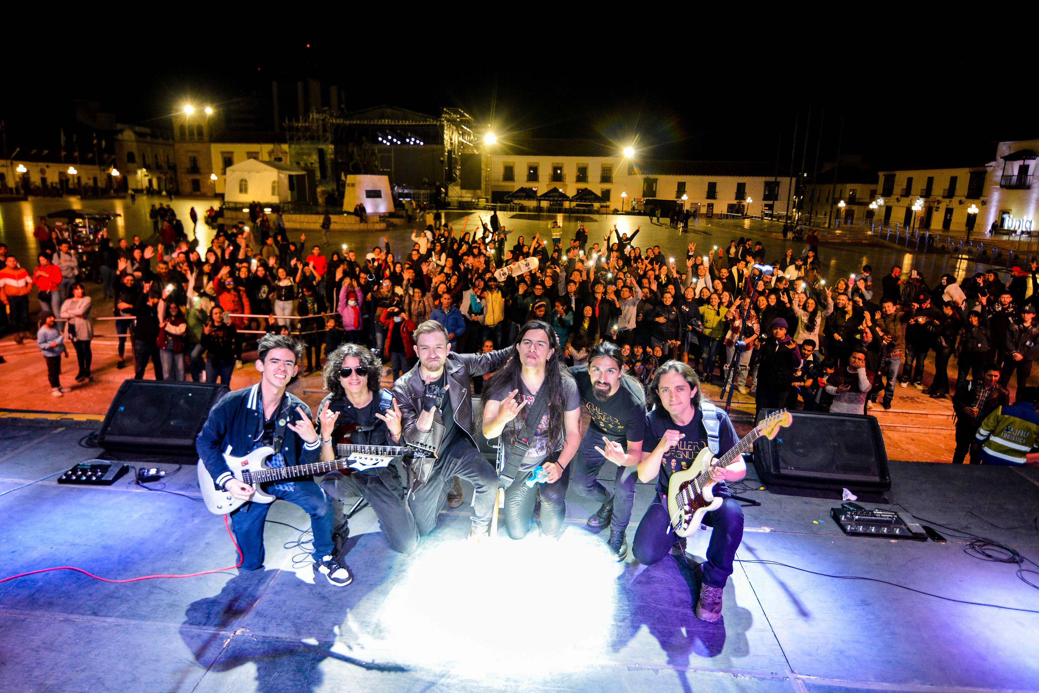 En la Plaza de Bolívar se desarrollan los conciertos del Festival Internacional de la Cultura. Comunidad pide que se creen otros escenarios para la realización de etas actividades.