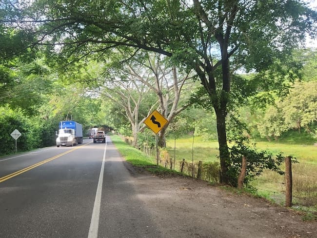 La vía entre Honda y Puerto Boyacá se encuentra habilitada. Foto: Policía Caldas, seccional de Tránsito y Transporte.
