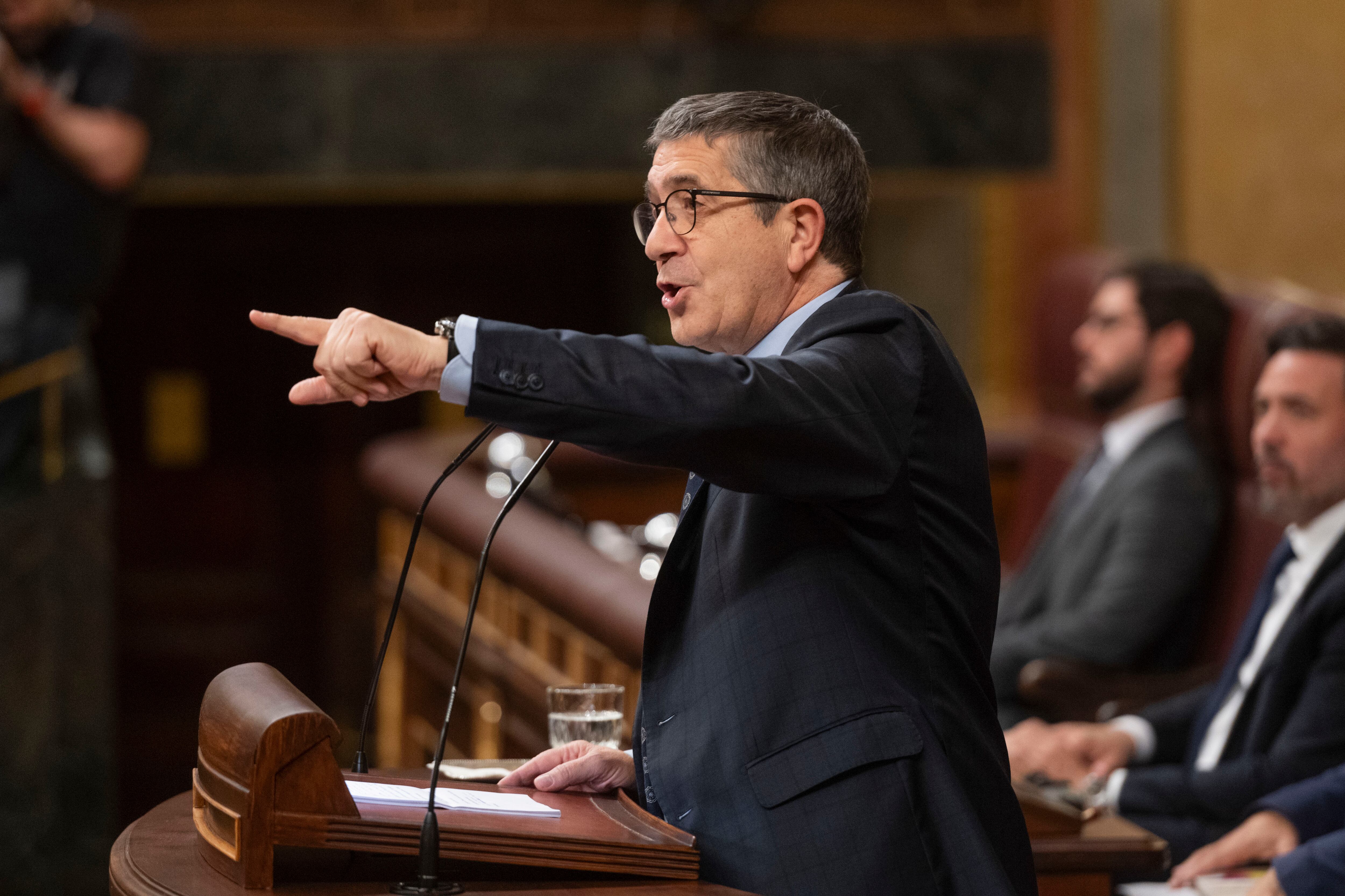 -FOTODELDIA- MADRID, 12/12/2023.- El portavoz del PSOE, Patxi López, interviene en el debate de la toma en consideración de la proposición de ley del PSOE de amnistía para la normalización institucional, política y social en Cataluña, este martes en la Cámara Baja. EFE/ Fernando Villar
