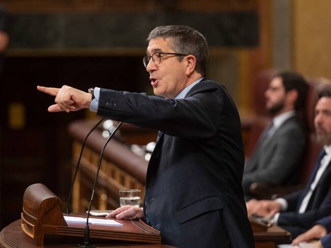 -FOTODELDIA- MADRID, 12/12/2023.- El portavoz del PSOE, Patxi López, interviene en el debate de la toma en consideración de la proposición de ley del PSOE de amnistía para la normalización institucional, política y social en Cataluña, este martes en la Cámara Baja. EFE/ Fernando Villar