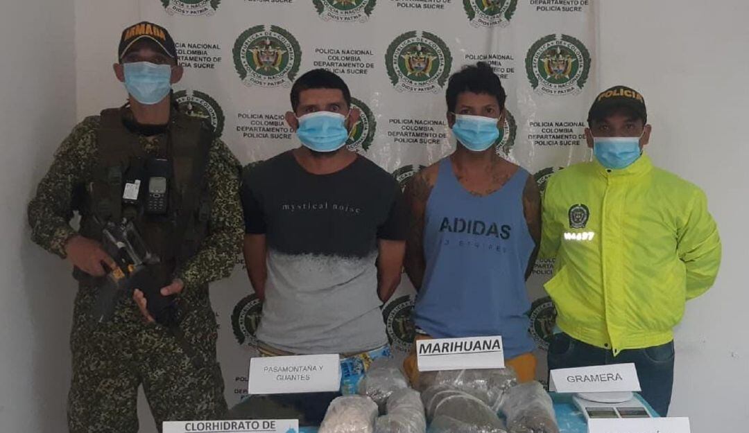 Alias El Cubeta y alias El Mono cayeron en un operativo de la Armada y la Policía .