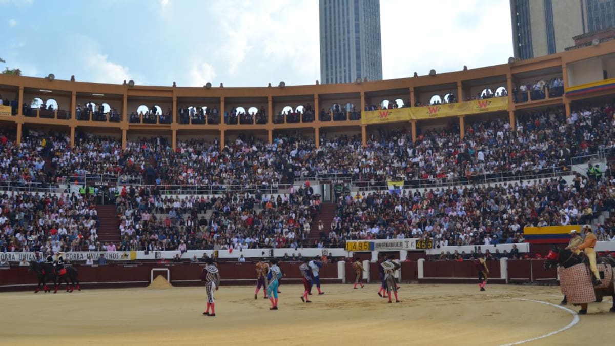 Lopéz sancionó acuerdo en contra de la muerte de los toros en las corridas