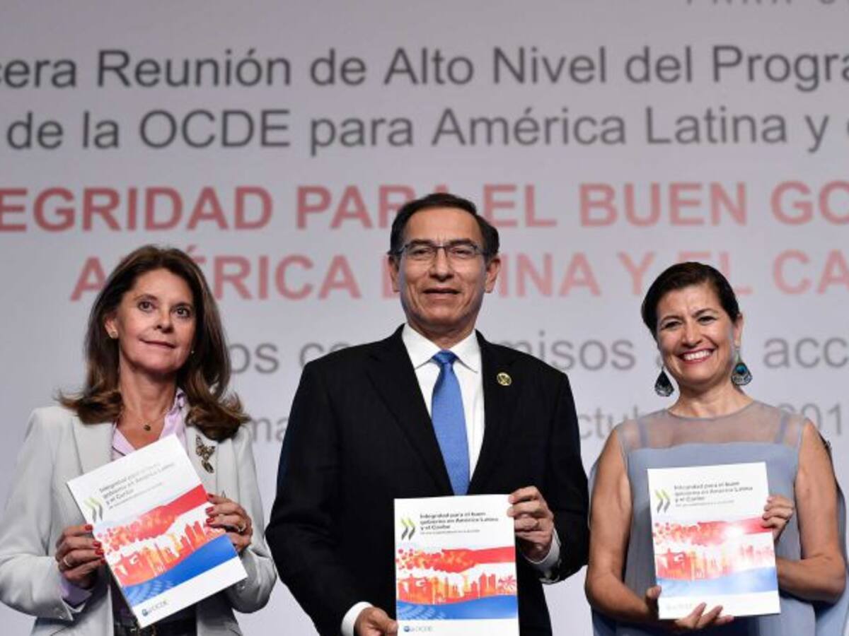 Vicepresidente propone crear lista negra de corruptos