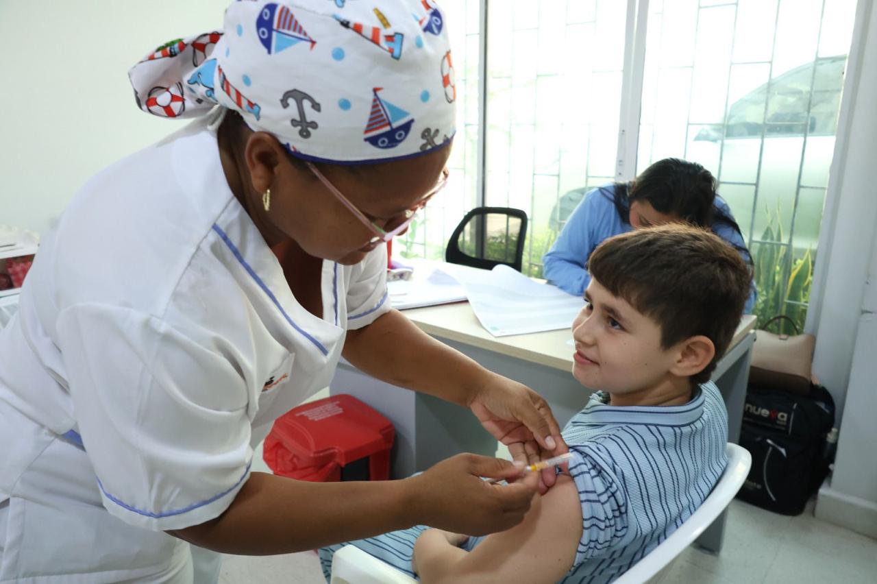 Bolívar inicia vacunación escalonada contra el dengue que beneficiará a niños y niñas priorizados