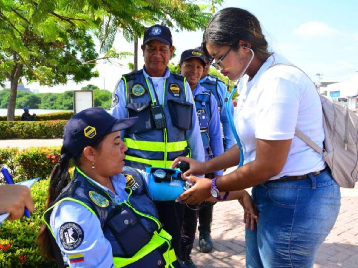 Agentes de tránsito de Cartagena son sometidos a pruebas médicas
