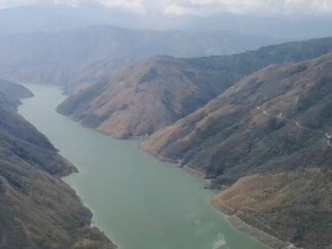 Con sobrevuelos, fuerza pública monitorea el río Cauca