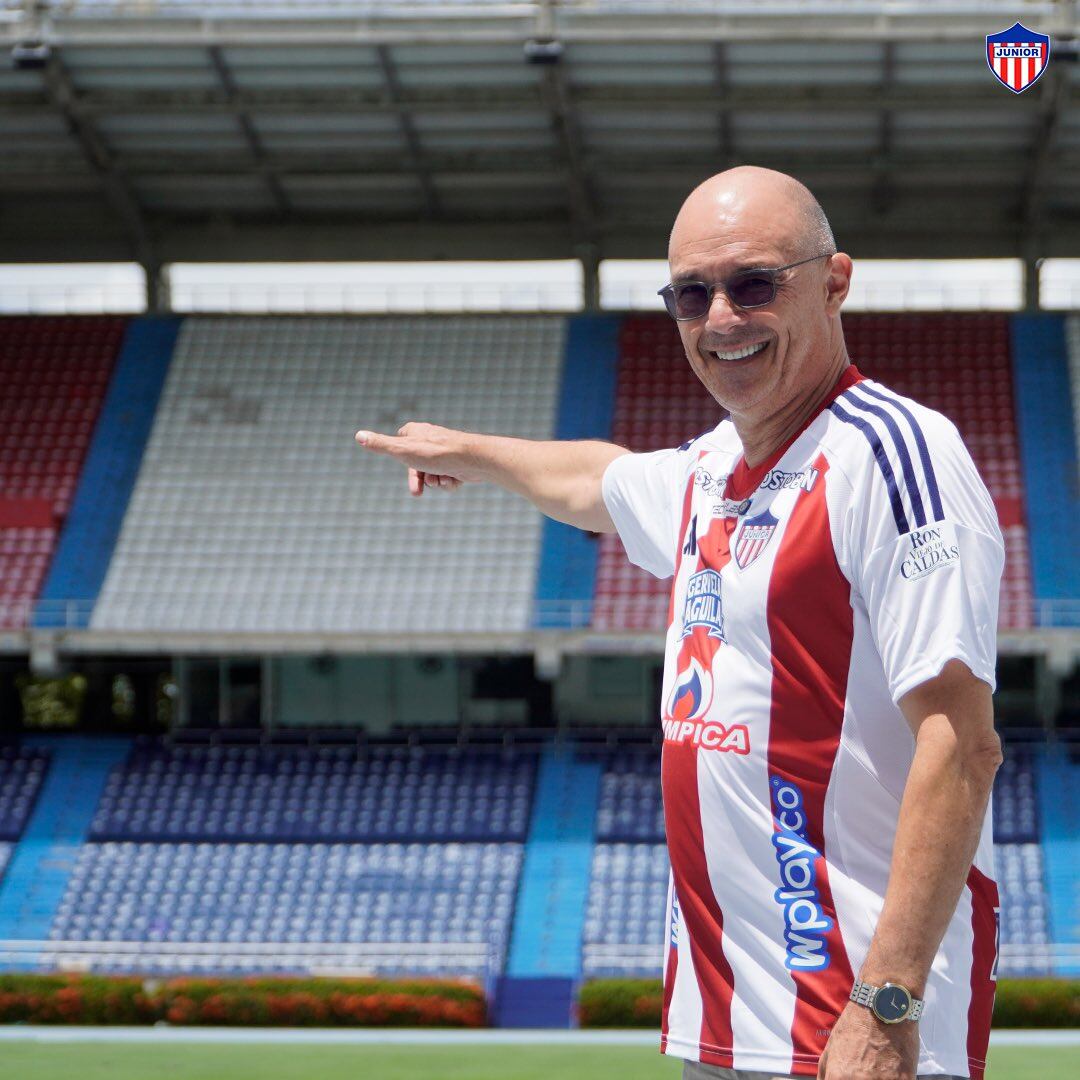 Alfredo Arias, DT del Junior / Twitter: @JuniorClubSA.