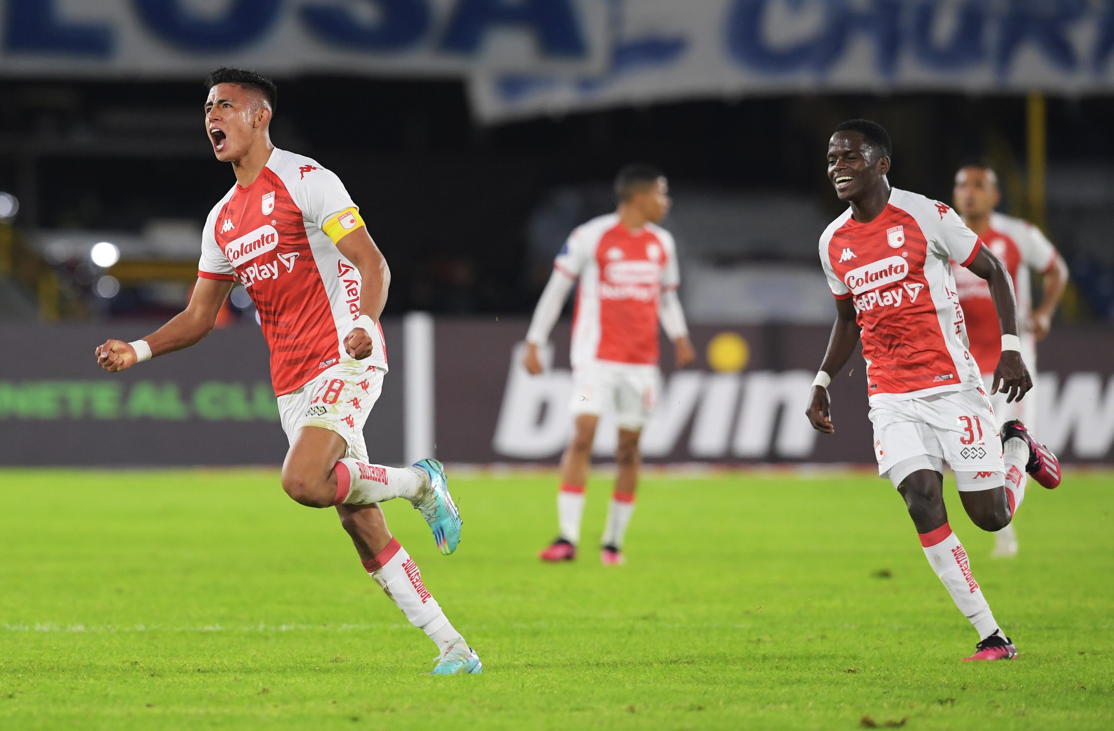 Kevin Mantilla, defensa central de Independiente Santa Fe. (Photo by Daniel Munoz/VIEWpress/Getty Images)