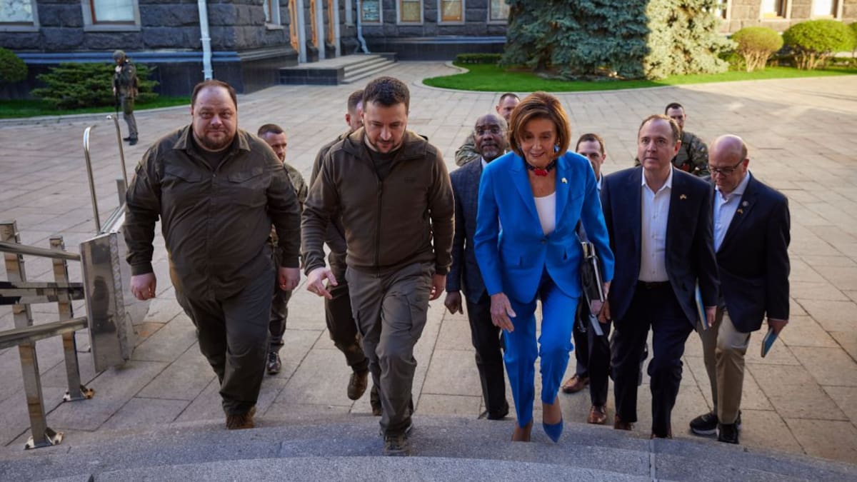 Presidenta de Cámara de EE.UU. viajó a Kiev y se reunió con Zelensky