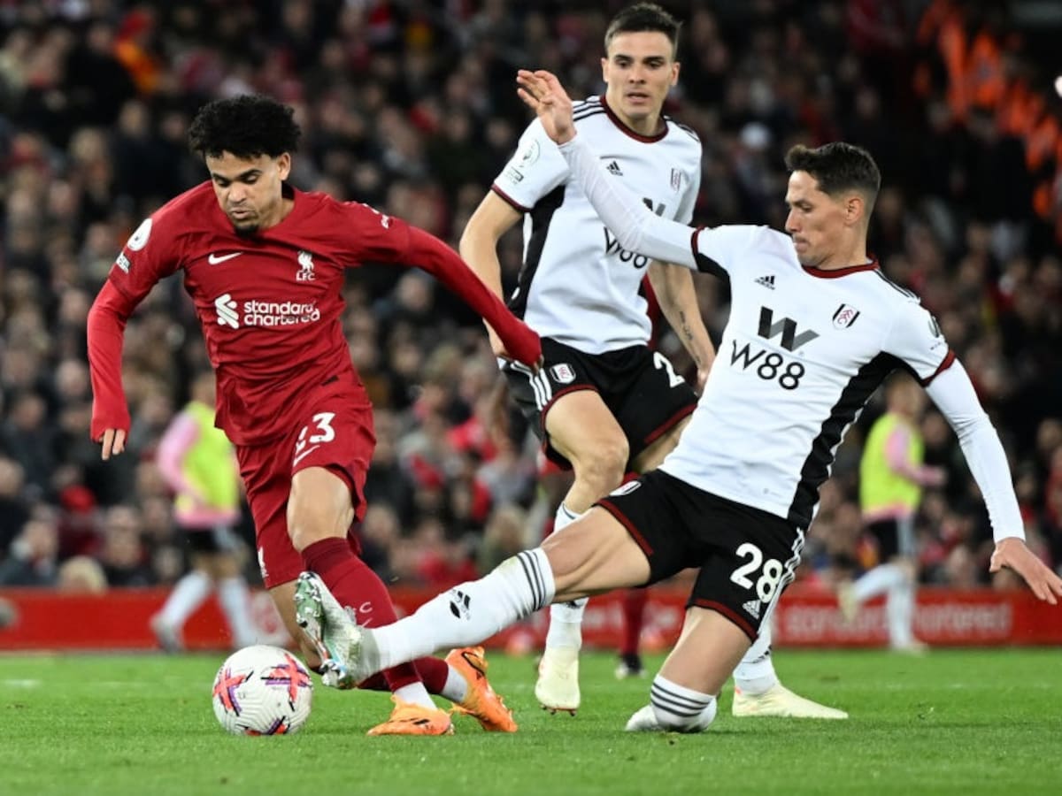 Luis Díaz repitió titularidad con Liverpool en triunfo clave ante Fulham
