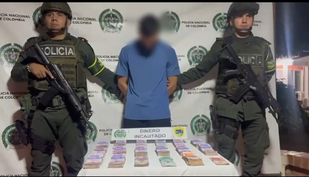 La captura del sujeto de 26 años se registró en la vía Santander de Quilichao – Timba sector Lomas Bajitas. Crédito: Policía Cauca.