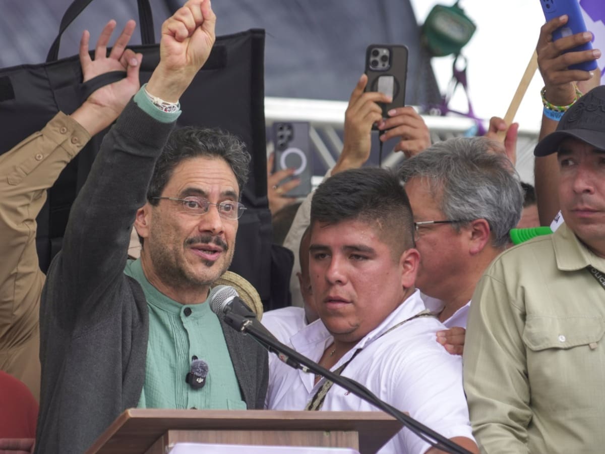 “Solicito a Paloma Valencia pedirle perdón a indígenas, campesinos y afros”, Iván Cepeda
